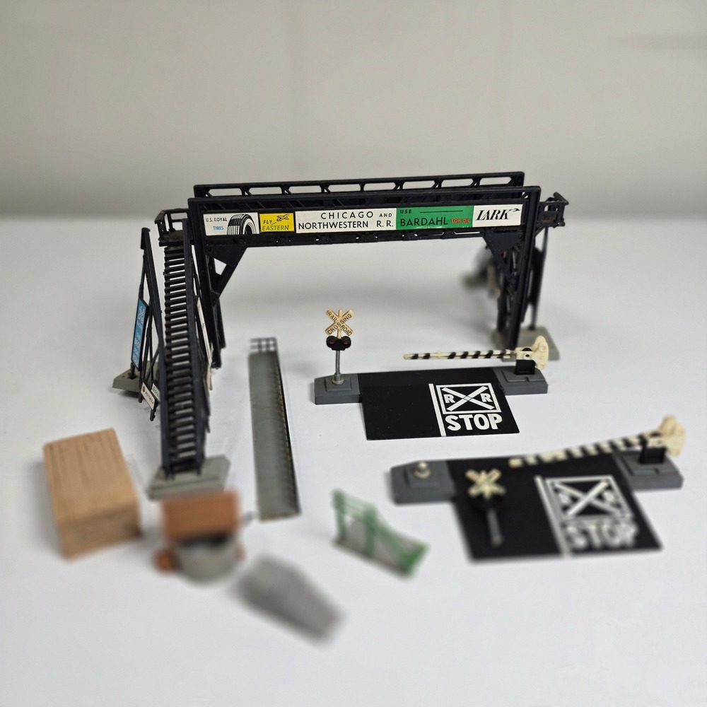 Bachmann‎ HO Scale Train Accessories Set Bridge Crossing Signals Plasticville